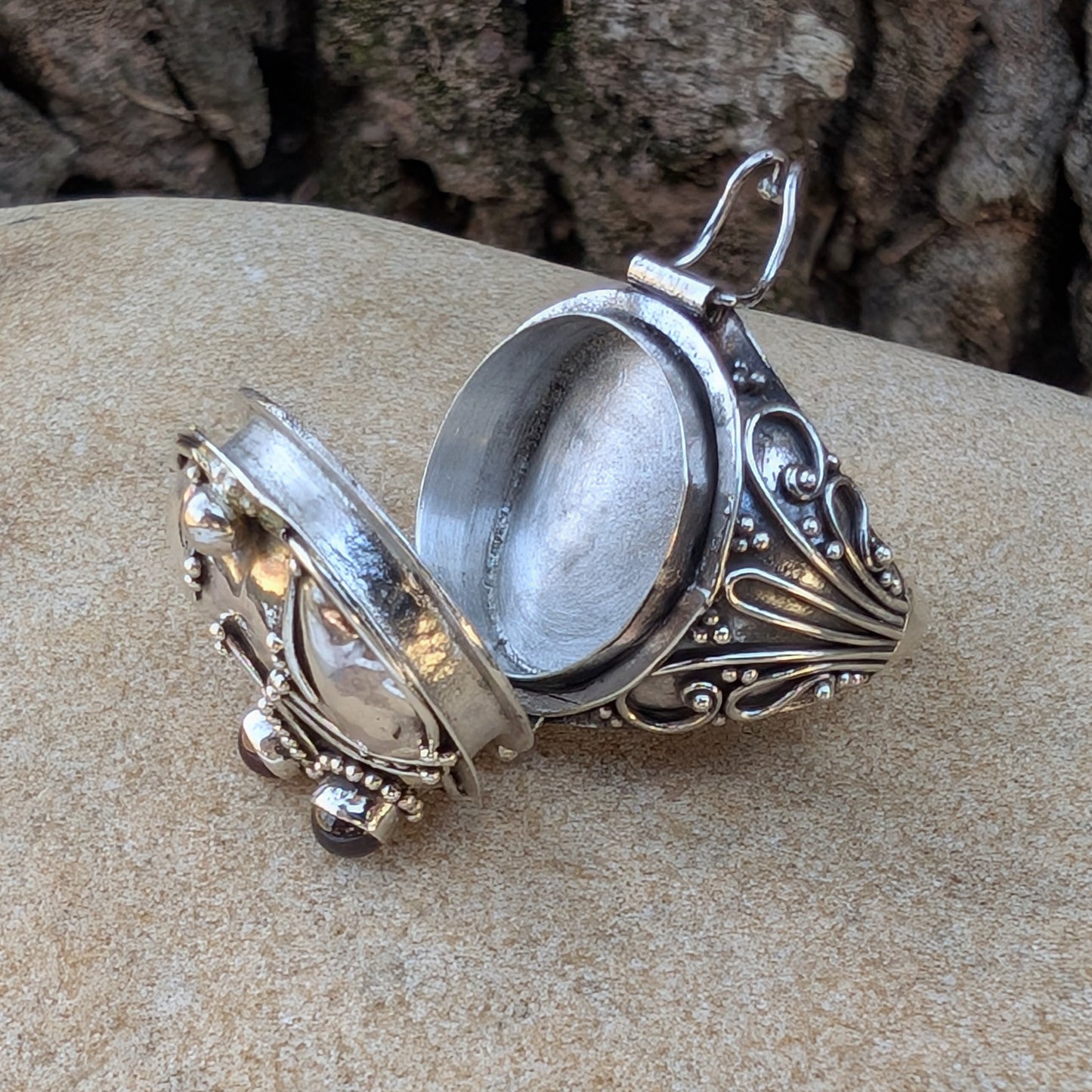 Swamp Seer - Bali Frog Poison Ring in Sterling Silver