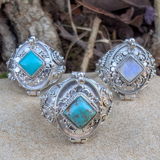 Gemstone Poison Ring in Sterling Silver - Secret Keeper